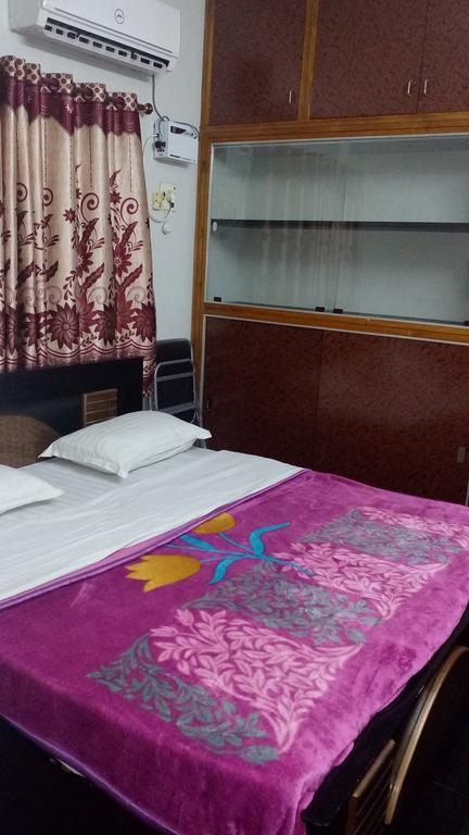 Suryas Guest House Ченнаї Екстер'єр фото